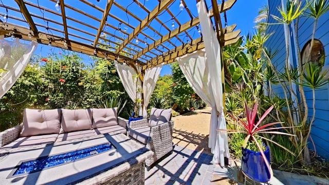 2618 Unicornio Street, Carlsbad CA: https://media.crmls.org/mediaz/f697d24e-e9e9-4be4-92f1-ec1feb2af1ed.jpg