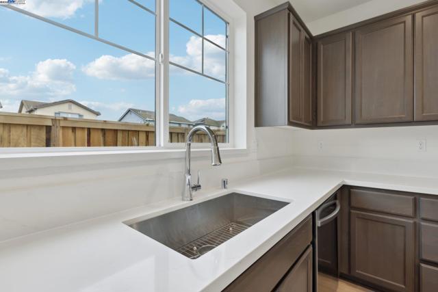 231 Mindy Way, Pittsburg CA: https://media.crmls.org/mediaz/f697e3e9-73a2-4bac-92f9-f913ac70b87f.jpg