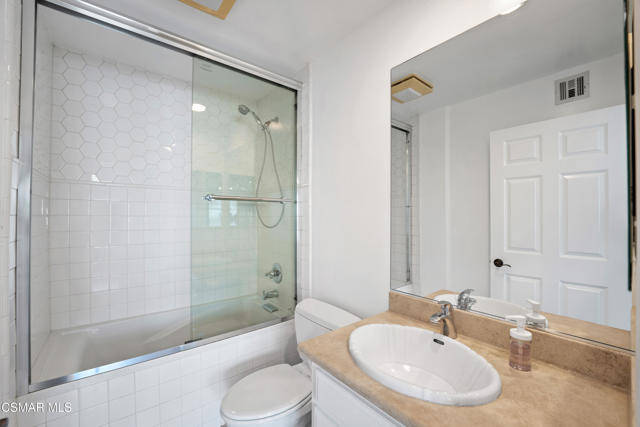5224 Corteen Place, Valley Village CA: https://media.crmls.org/mediaz/f698cbe0-e5dd-49e1-b864-523af39fab31.jpg