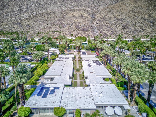 555 W Baristo Road, Palm Springs CA: https://media.crmls.org/mediaz/f6991beb-b572-4ff1-b52b-5883bc0b3049.jpg