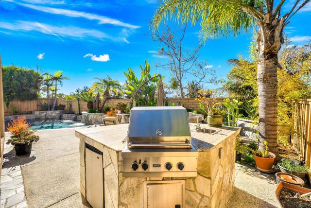 Detail Gallery Image 42 of 52 For 5273 Greenwillow Ln, San Diego,  CA 92130 - 5 Beds | 5/1 Baths