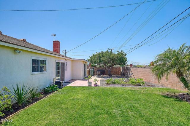 1209 Rosewood Avenue, Camarillo CA: https://media.crmls.org/mediaz/f6994227-88ef-4896-8d18-7cdd844b4a74.jpg