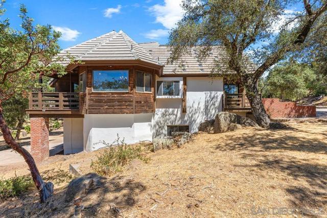 1308 Lakedale Rd, Santa Ysabel CA: https://media.crmls.org/mediaz/f69a2c45-a948-4342-89bb-c154d0803771.jpg