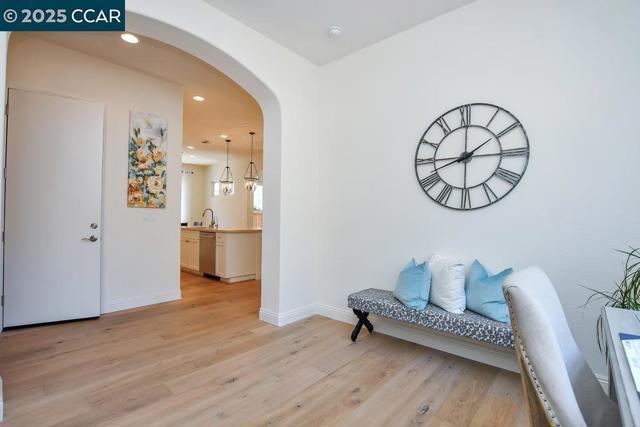 1746 Veneto Ln, Brentwood CA: https://media.crmls.org/mediaz/f69af78d-5c4c-4fa0-9885-772ebc6161d3.jpg