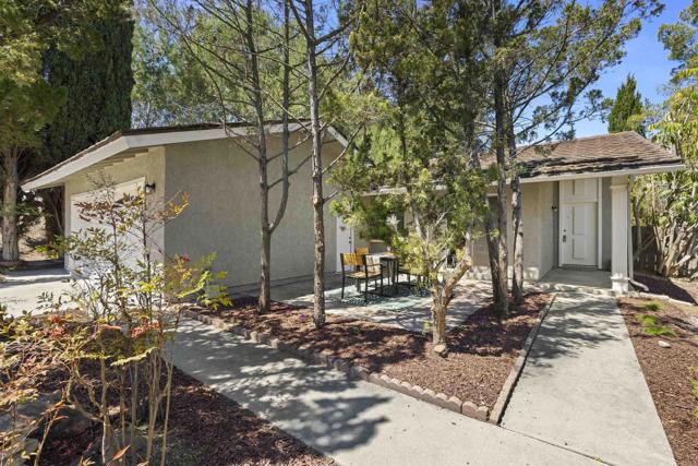 11370 Paseo Albacete Avenue, San Diego CA: https://media.crmls.org/mediaz/f69bccf4-6723-480a-95ea-5bca6d2ad1a4.jpg