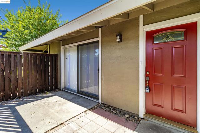 2059 Olivera Rd, Concord CA: https://media.crmls.org/mediaz/f69bfe18-3567-4df4-b8c3-bbac93807f6d.jpg