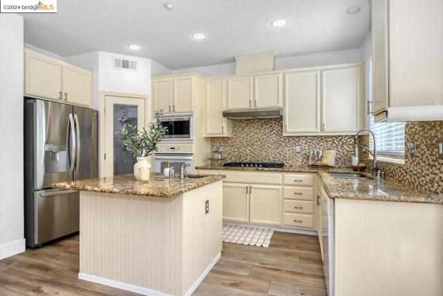 Image 12 of 49 For 1782 Anastasia Dr