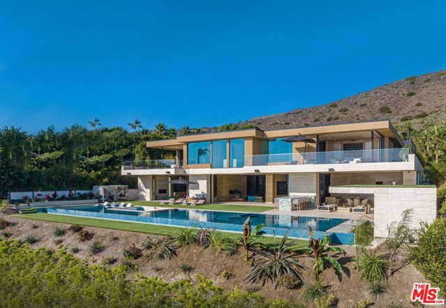11870 Ellice Street, Malibu CA: https://media.crmls.org/mediaz/f69cc0b0-7813-4191-92b0-0d87275c4a47.jpg