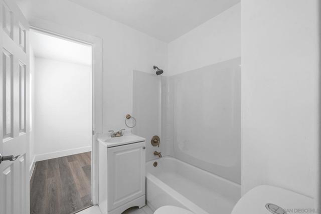 Image 17 of 26 For 322 Pardee St