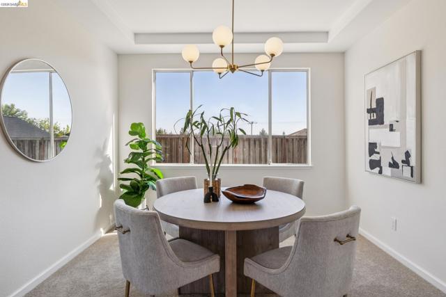 2004 Fries Ct, Martinez CA: https://media.crmls.org/mediaz/f69ce8f1-163f-495b-ba56-d52e31bac41f.jpg