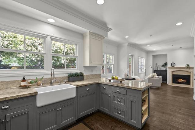 1246 Hoover Street, Menlo Park CA: https://media.crmls.org/mediaz/f69dba44-6797-44f4-bbad-9beb3e482f98.jpg