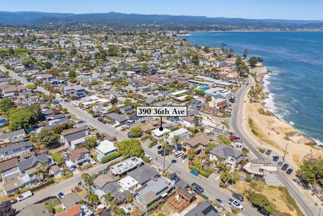 390 36th Avenue, Santa Cruz CA: https://media.crmls.org/mediaz/f69e2a3c-d2fd-432b-b5a3-8a32a12c6c22.jpg