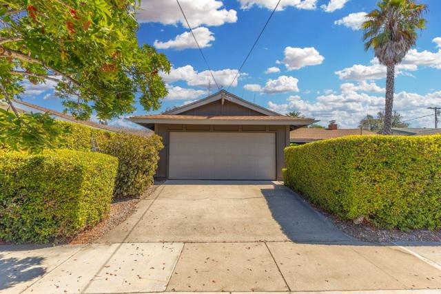 6547 Radcliffe Drive, San Diego CA: https://media.crmls.org/mediaz/f69e2f64-4377-4900-ba13-fe2ff91c4b82.jpg