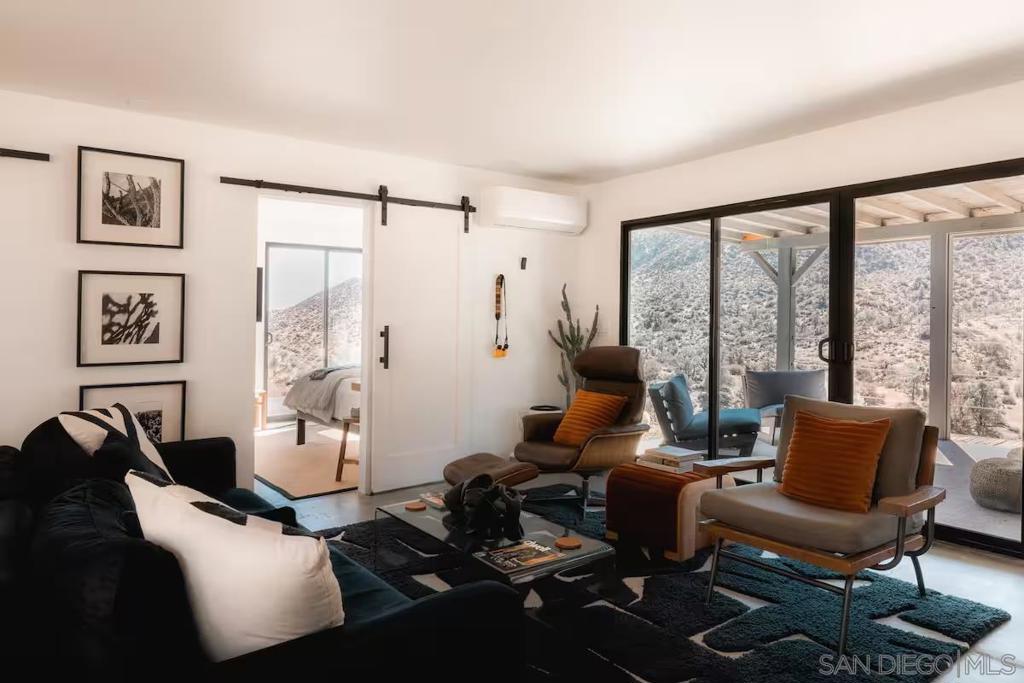 MLS #250043924SD image #11