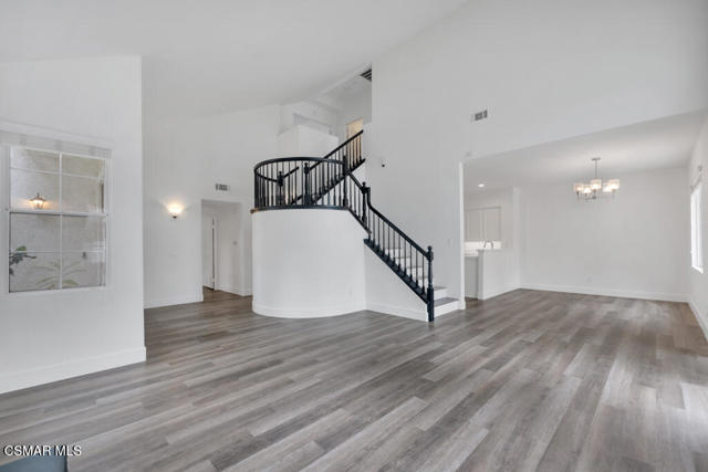 237 Camino Toluca, Camarillo CA: https://media.crmls.org/mediaz/f6a00d17-8cff-4875-b061-dfad87c539c4.jpg