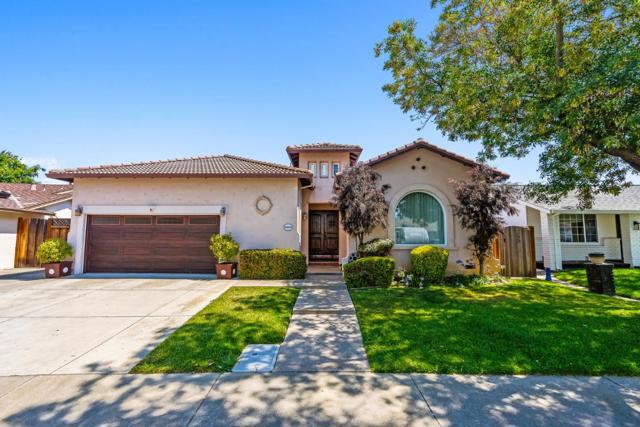 34150 Cartwright Place, Fremont CA: https://media.crmls.org/mediaz/f6a08ba8-9469-45ec-8614-91fa1d672a99.jpg