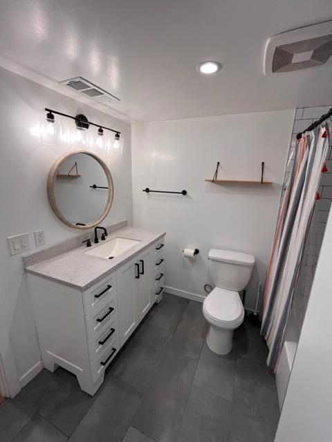 908 Bancroft Ave, Half Moon Bay CA: https://media.crmls.org/mediaz/f6a0f12e-ed20-4007-bfe5-17936bc79ecd.jpg