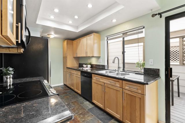 4535 Chateau Drive, San Diego CA: https://media.crmls.org/mediaz/f6a10c24-4df5-47f3-936f-876c01d98c56.jpg