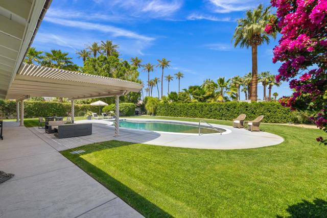 75322 Desert Park Drive, Indian Wells CA: https://media.crmls.org/mediaz/f6a1b60d-4197-4fb3-9917-035b892da8d1.jpg