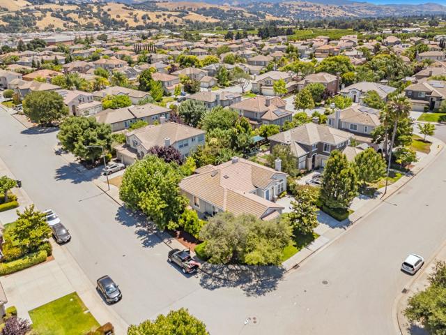 18400 Capistrano Way, Morgan Hill CA: https://media.crmls.org/mediaz/f6a1c727-357d-4c6e-a637-af61f200a186.jpg