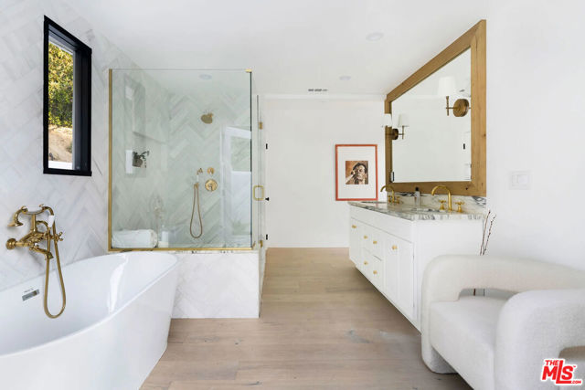 2600 Zorada Drive, Los Angeles CA: https://media.crmls.org/mediaz/f6a1ed3f-a7f2-4a38-a356-880bbcd7450f.jpg