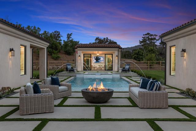 Welcome to an inviting Resort Backyard!