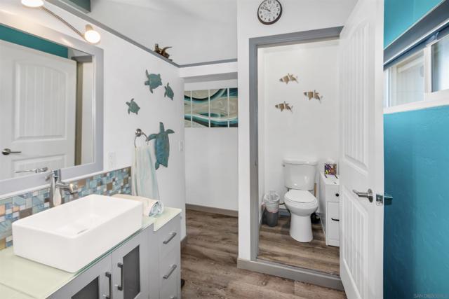 706 Ocean Ln, Imperial Beach CA: https://media.crmls.org/mediaz/f6a3443d-2623-4353-8686-761ad2ac2e12.jpg