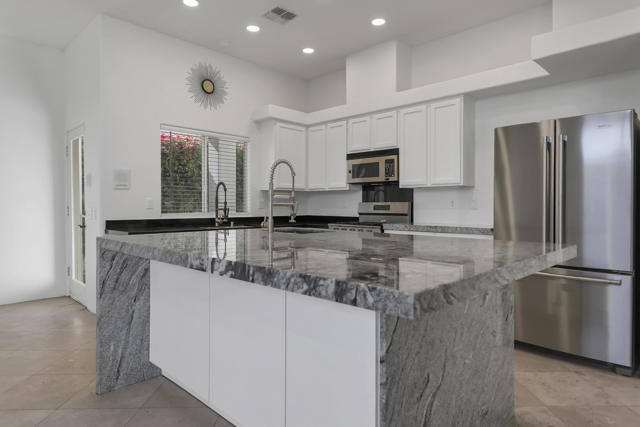 Image 3 of 37 For 51220 Avenida Carranza
