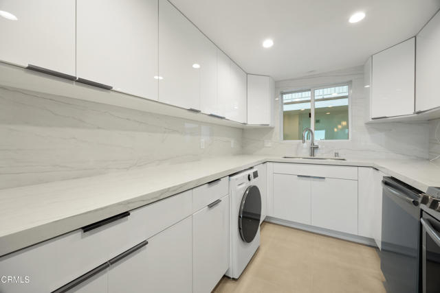 Detail Gallery Image 9 of 23 For 201 Calle Miramar #20,  Redondo Beach,  CA 90277 - 2 Beds | 2 Baths