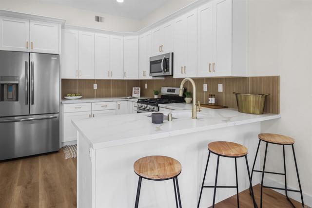 718 Lockwood Place, Oceanside CA: https://media.crmls.org/mediaz/f6a3b3fb-c9f7-4284-a1a6-ee26ee2d549f.jpg