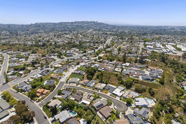 5273 Lewison Pl, San Diego CA: https://media.crmls.org/mediaz/f6a3bd9a-c93e-425d-bb07-8a9f6074ca50.jpg