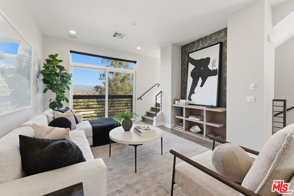 2753 Waverly Drive #806