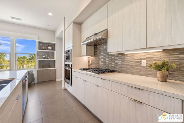 504 Retreat Circle, Palm Desert CA: https://media.crmls.org/mediaz/f6a50826-8cb3-40b6-838a-6b6f5828b72f.jpg