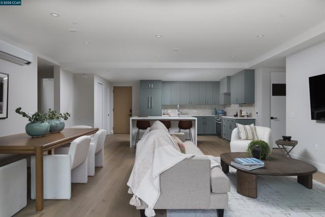 375 W El Pintado Rd, Danville CA: https://media.crmls.org/mediaz/f6a5603c-2d36-40ea-a936-cc2cfd4ae8c5.jpg