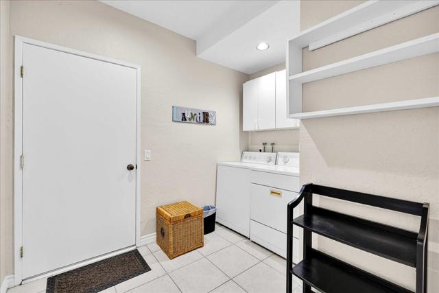 43 Sunrise Drive, Rancho Mirage CA: https://media.crmls.org/mediaz/f6a60313-0863-4eac-9125-5a3671dd5d76.jpg