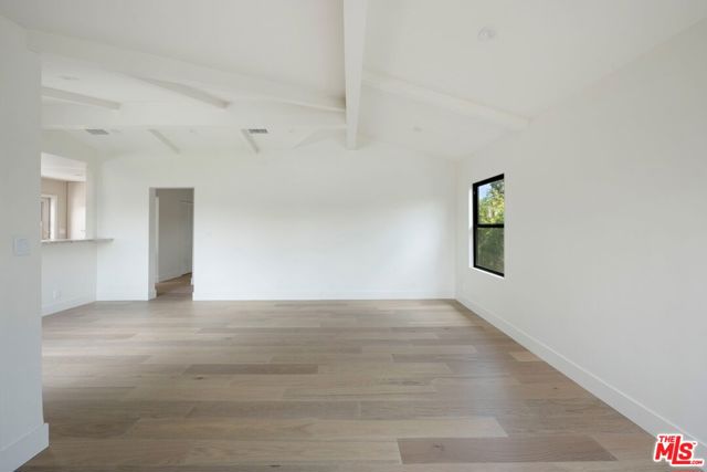 4718 Gaviota Avenue, Long Beach CA: https://media.crmls.org/mediaz/f6a64442-c235-49de-852f-5c034fe247f0.jpg
