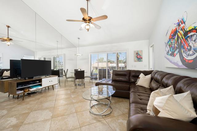 40960 La Costa W Circle, Palm Desert CA: https://media.crmls.org/mediaz/f6a69163-a87c-4b7e-b666-0517ecbe3d76.jpg