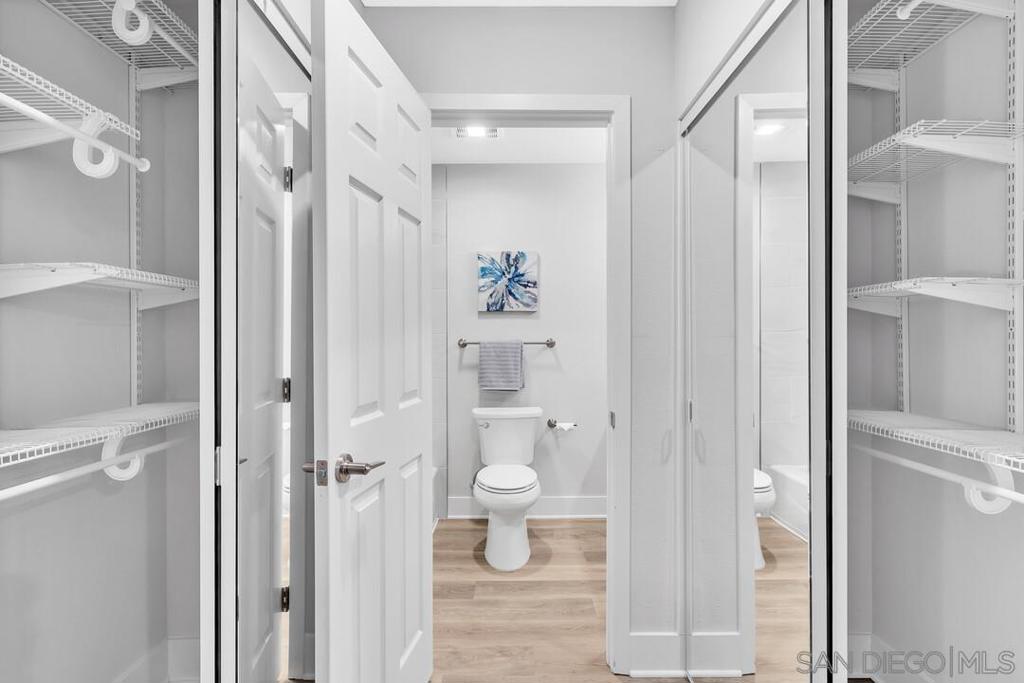 https://media.crmls.org/mediaz/f6a6b9a8-e2ba-4222-b602-88f015da950f.jpg?preset=X-Large