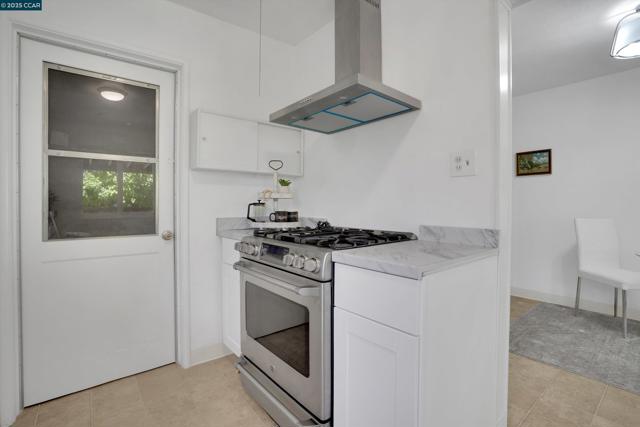 2968 Glenside Dr, Concord CA: https://media.crmls.org/mediaz/f6a76718-f7c4-4751-b058-3e9e0bd5cc78.jpg