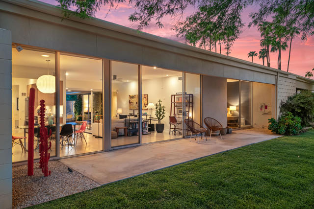 260 Desert Lakes Drive, Palm Springs, CA 92264
