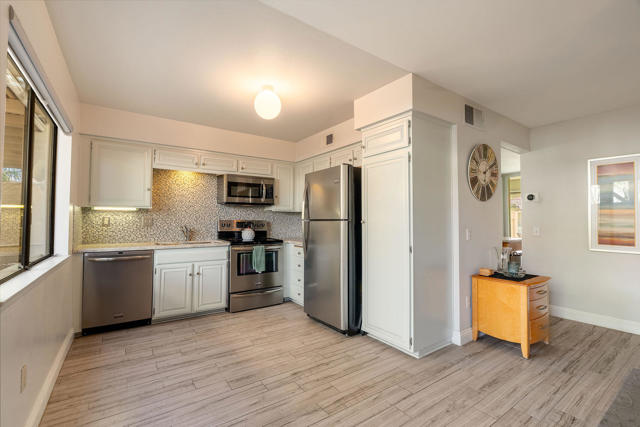 6000 Montecito Drive, Palm Springs CA: https://media.crmls.org/mediaz/f6a8aaf6-ca5d-4081-a5f3-8fdeef58b748.jpg