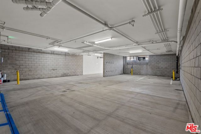 5110 Cahuenga Boulevard, North Hollywood CA: https://media.crmls.org/mediaz/f6a9c29d-699f-4465-954e-9fa3edcca7fe.jpg