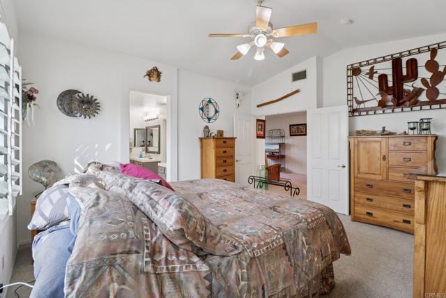 542 Lee Circle, Chula Vista CA: https://media.crmls.org/mediaz/f6aae44c-6b01-42c2-997b-99ea089c31de.jpg