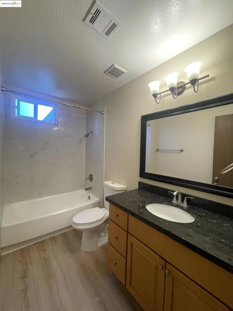 3901 Clayton Rd, Concord CA: https://media.crmls.org/mediaz/f6ab49d8-8d1d-41f9-be40-aa19601ed4e6.jpg