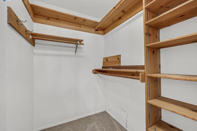 1014 Ironwood Rd, Alameda CA: https://media.crmls.org/mediaz/f6abef60-8bca-4873-8e81-c6de48c5087d.jpg