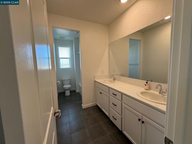 4786 Cantrell Dr, Folsom CA: https://media.crmls.org/mediaz/f6acb7b0-a9c7-4939-8425-2af86307d0a1.jpg