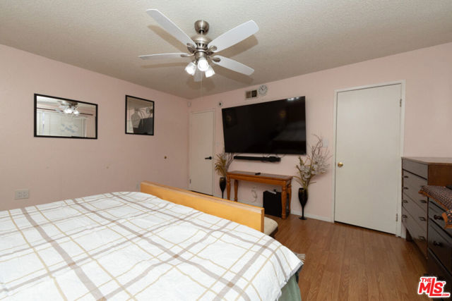 9041 Van Nuys Boulevard, 210 photo 30
