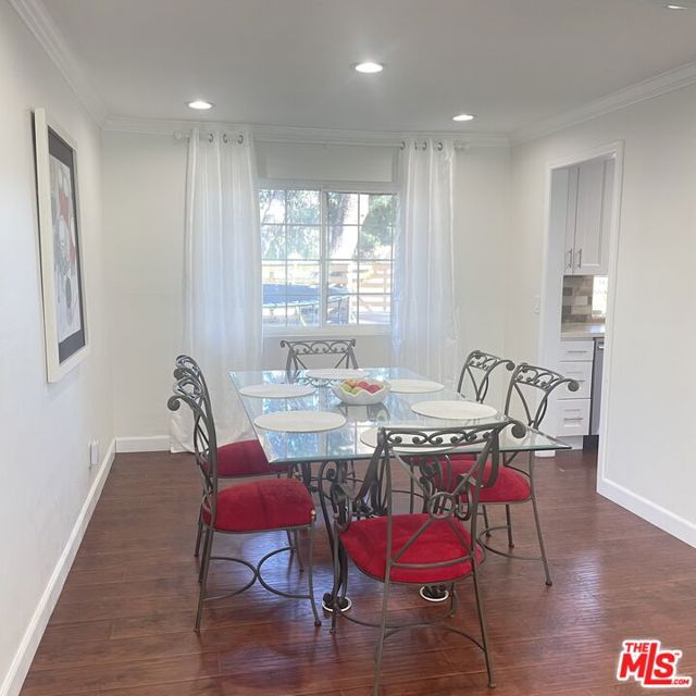 11158 Newcastle Avenue, Granada Hills CA: https://media.crmls.org/mediaz/f6ad9f56-4a20-4c54-8426-71fee176f5b7.jpg