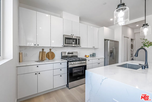 5832 David Avenue, Culver City CA: https://media.crmls.org/mediaz/f6adb36d-32e3-4dbb-be97-0da466a8abf7.jpg