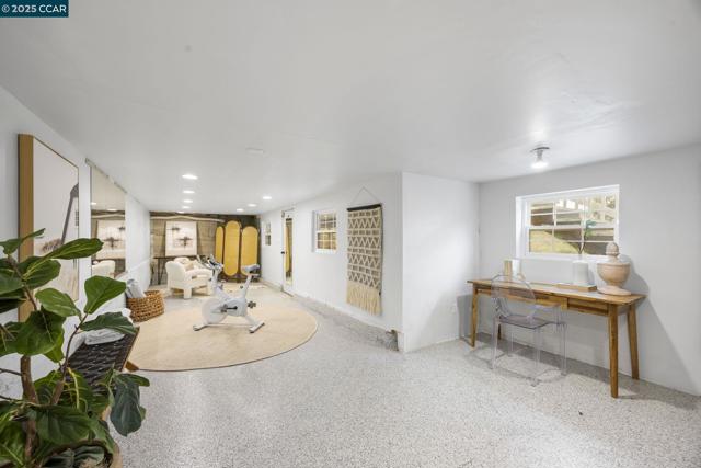 110 Twin Peaks Drive, Walnut Creek CA: https://media.crmls.org/mediaz/f6ae0df9-fe9c-4232-8f7e-670a0ae4bea2.jpg